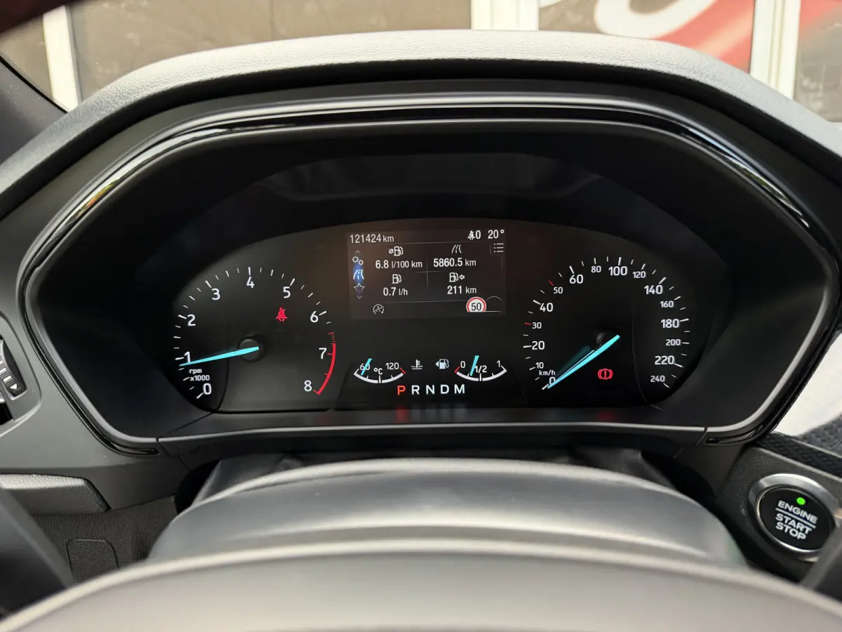 1.0 Titanium Business Automaat / Keyless / Carplay / Navigatie / PDC v+a