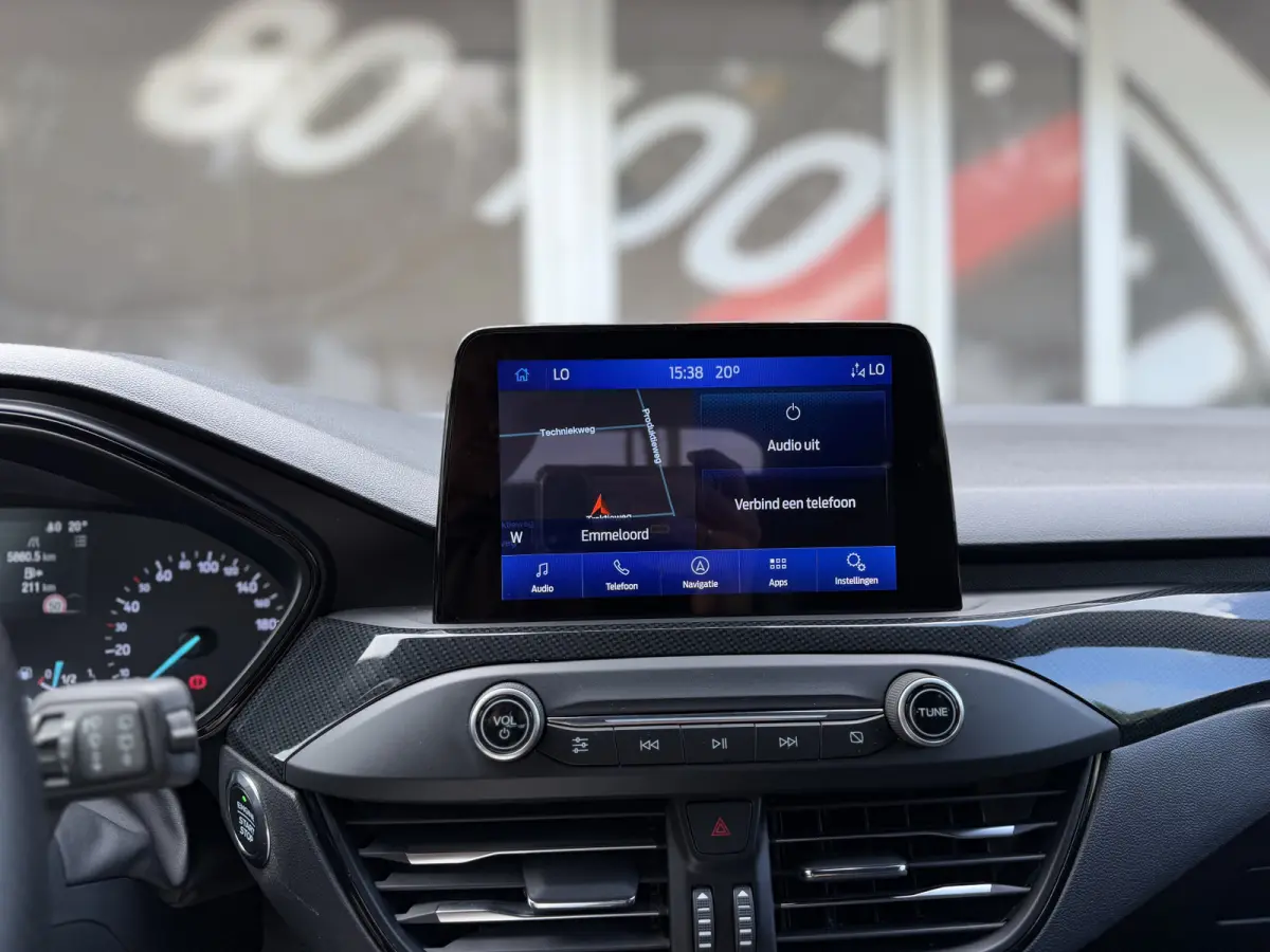 1.0 Titanium Business Automaat / Keyless / Carplay / Navigatie / PDC v+a