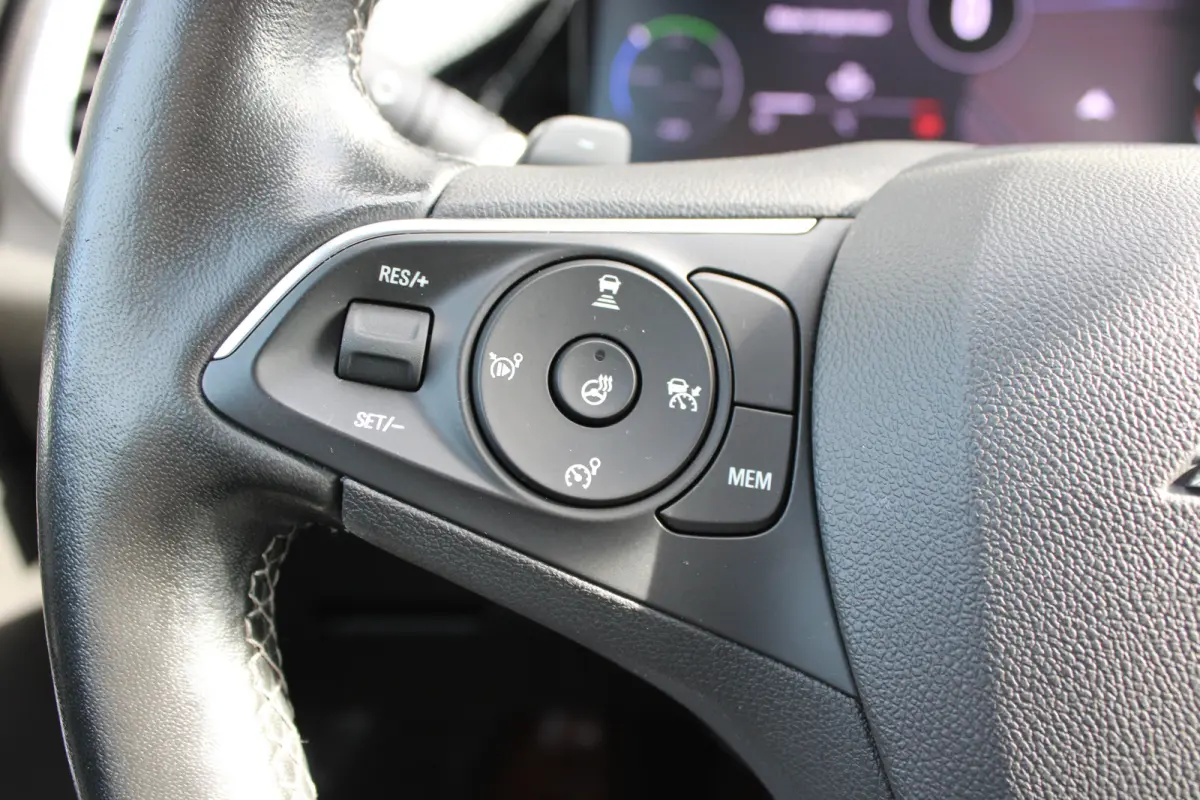 1.6 Turbo Plug-In Hybrid GS | Automaat | Lederen bekleding | Stoelverwarming + koeling | Camera voor + achter |