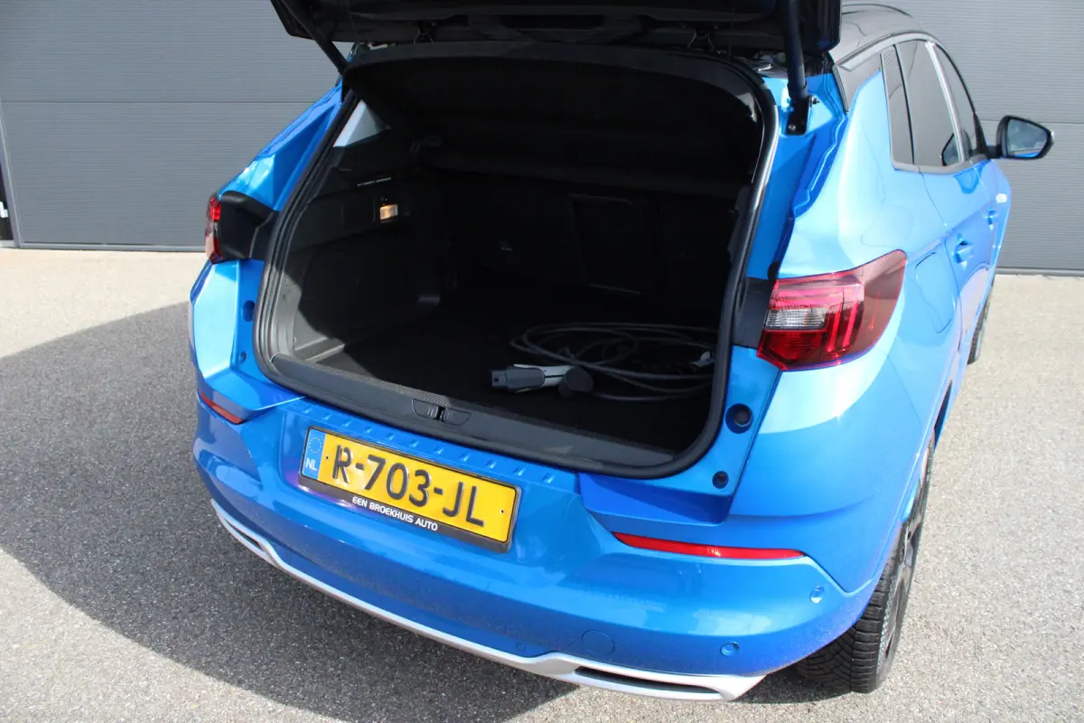 1.6 Turbo Plug-In Hybrid GS | Automaat | Lederen bekleding | Stoelverwarming + koeling | Camera voor + achter |