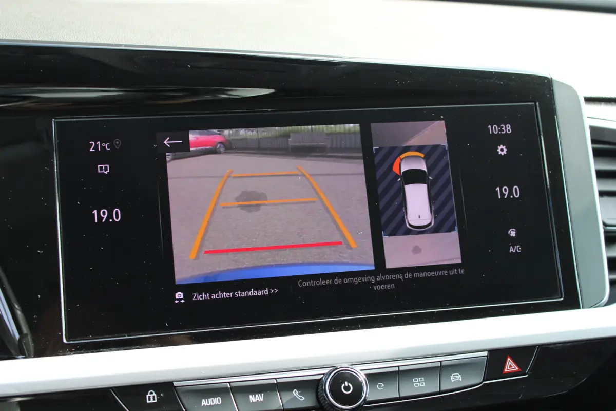 1.6 Turbo Plug-In Hybrid GS | Automaat | Lederen bekleding | Stoelverwarming + koeling | Camera voor + achter |