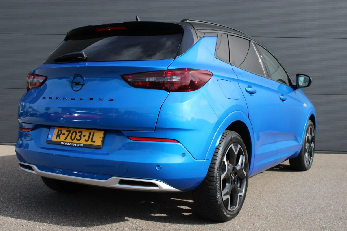 1.6 Turbo Plug-In Hybrid GS | Automaat | Lederen bekleding | Stoelverwarming + koeling | Camera voor + achter |