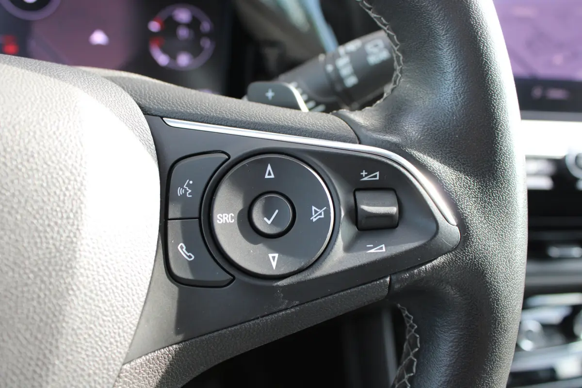 1.6 Turbo Plug-In Hybrid GS | Automaat | Lederen bekleding | Stoelverwarming + koeling | Camera voor + achter |