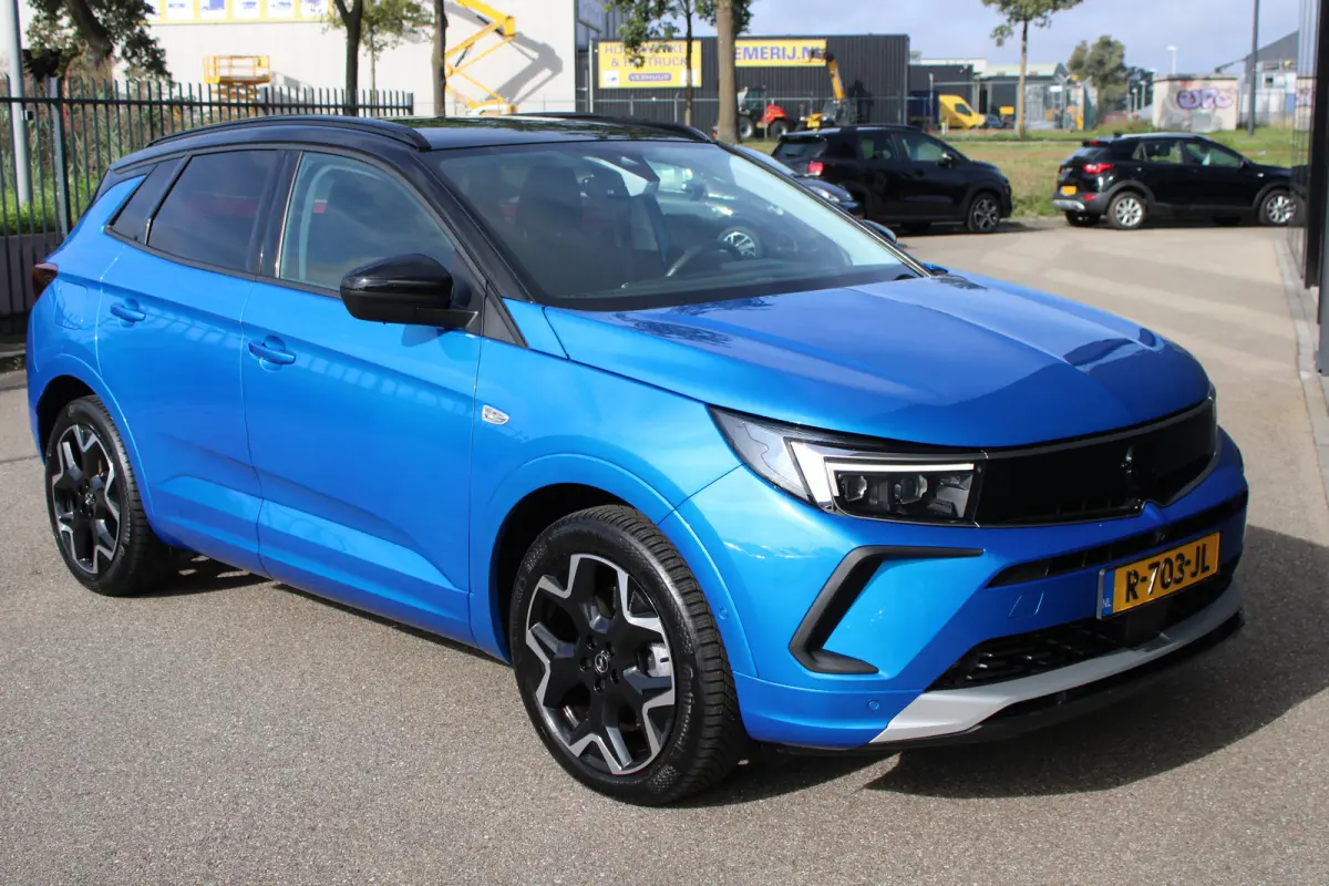 1.6 Turbo Plug-In Hybrid GS | Automaat | Lederen bekleding | Stoelverwarming + koeling | Camera voor + achter |