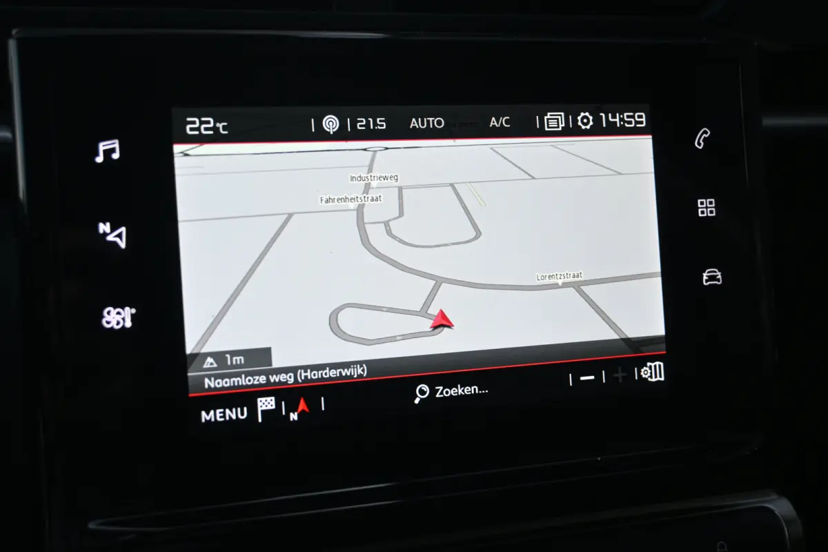 1.2 PureTech Business | Cruise control | Navi by app | DAB | Elektr. ramen voor | LMV 16" | Trekhaak
