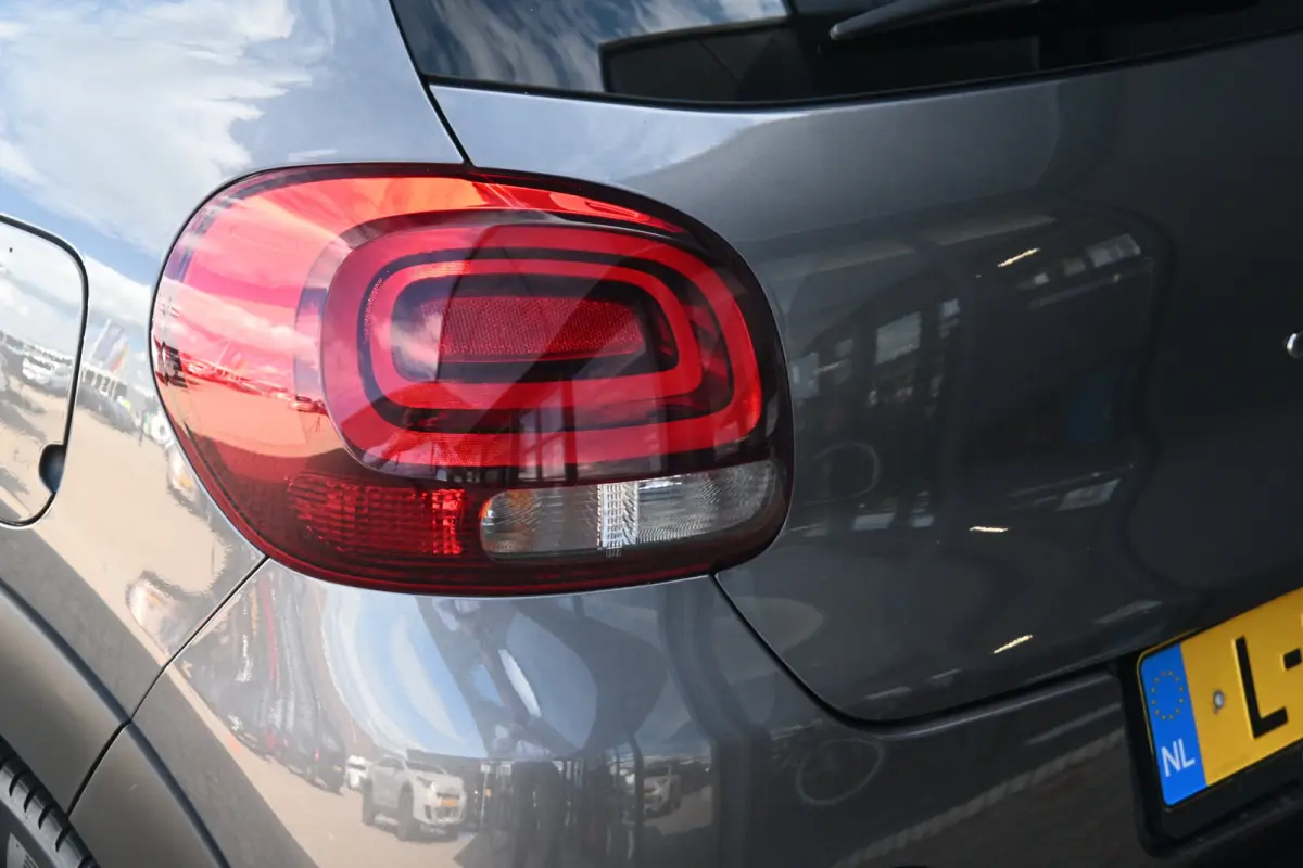 1.2 PureTech Business | Cruise control | Navi by app | DAB | Elektr. ramen voor | LMV 16" | Trekhaak