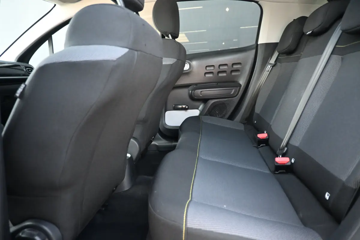 1.2 PureTech Business | Cruise control | Navi by app | DAB | Elektr. ramen voor | LMV 16" | Trekhaak