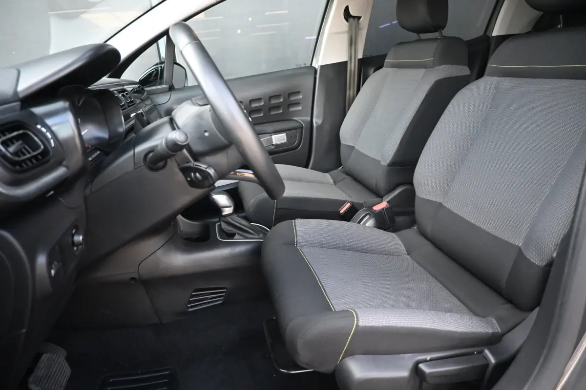 1.2 PureTech Business | Cruise control | Navi by app | DAB | Elektr. ramen voor | LMV 16" | Trekhaak