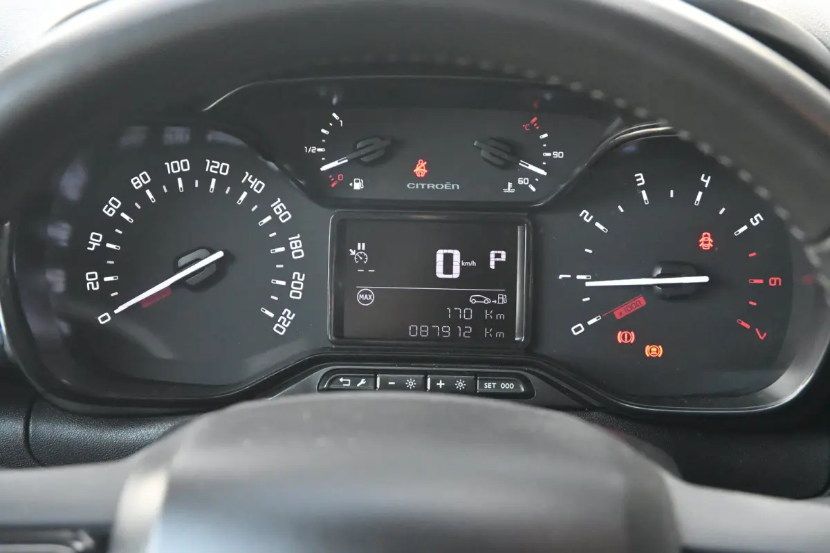 1.2 PureTech Business | Cruise control | Navi by app | DAB | Elektr. ramen voor | LMV 16" | Trekhaak