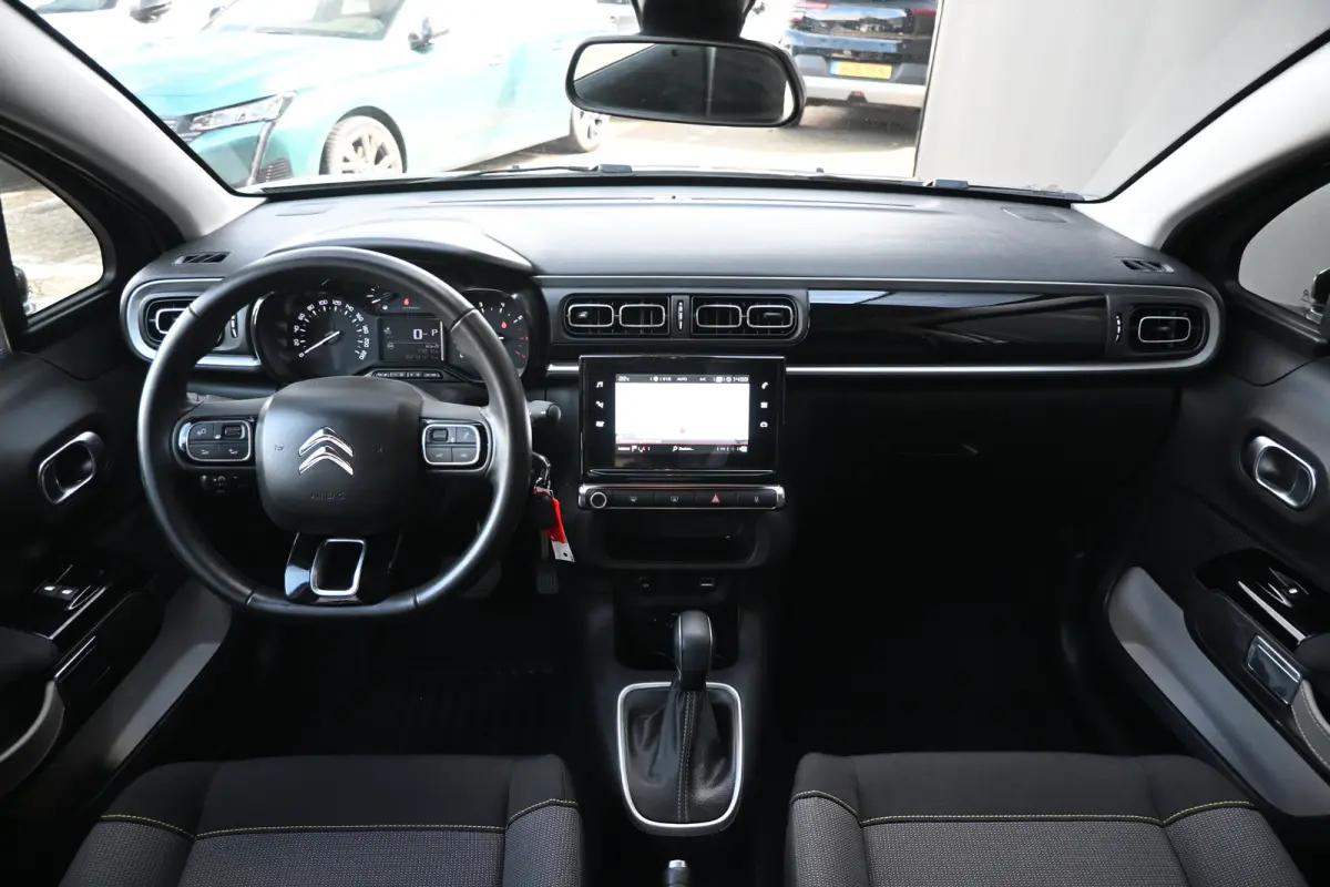 1.2 PureTech Business | Cruise control | Navi by app | DAB | Elektr. ramen voor | LMV 16" | Trekhaak