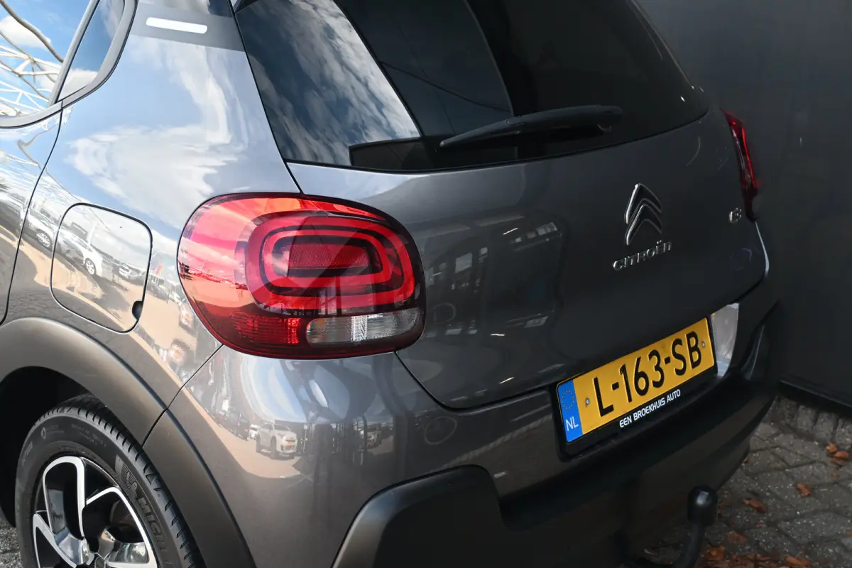 1.2 PureTech Business | Cruise control | Navi by app | DAB | Elektr. ramen voor | LMV 16" | Trekhaak
