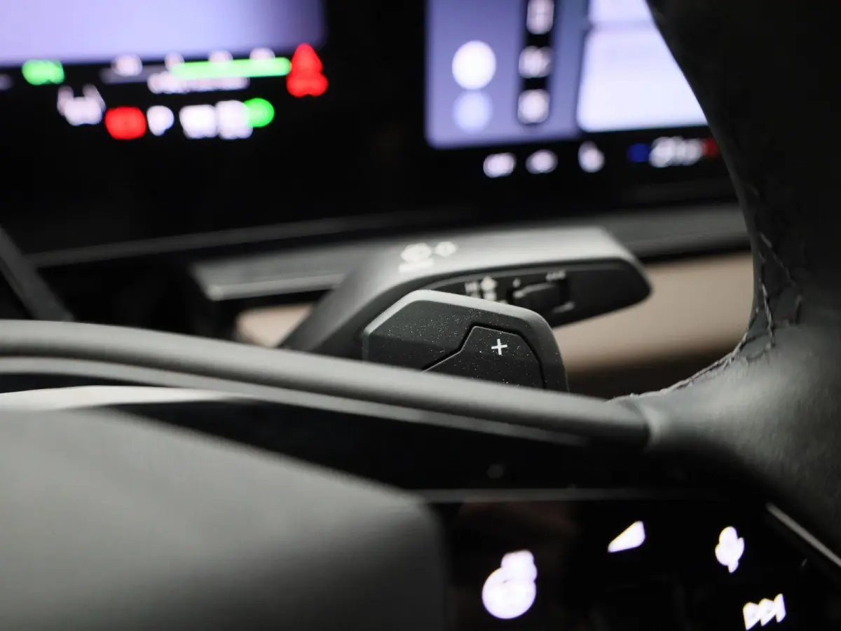 edition performance 100 kWh | Adaptive cruise control | 360 graden camera | Dodehoekdetectie | Geheugen best.stoel | Stuurverwarming | MMI-bijrijdersscherm | Matrix-functie | Warmtepomp | Au