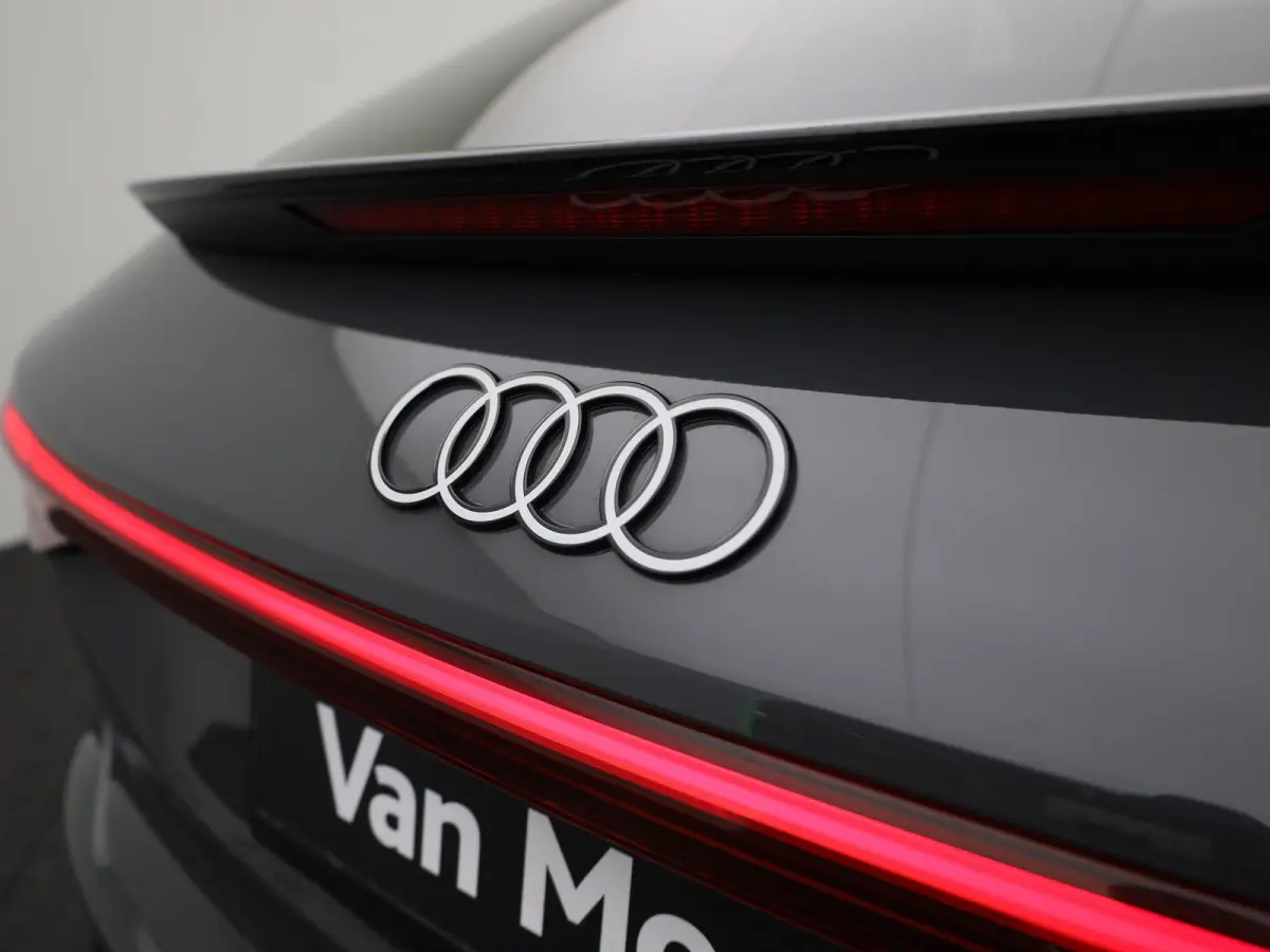 edition performance 100 kWh | Adaptive cruise control | 360 graden camera | Dodehoekdetectie | Geheugen best.stoel | Stuurverwarming | MMI-bijrijdersscherm | Matrix-functie | Warmtepomp | Au