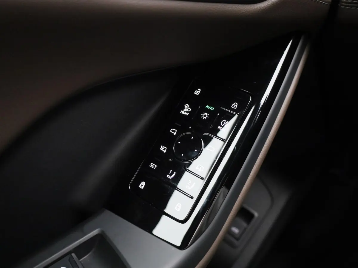edition performance 100 kWh | Adaptive cruise control | 360 graden camera | Dodehoekdetectie | Geheugen best.stoel | Stuurverwarming | MMI-bijrijdersscherm | Matrix-functie | Warmtepomp | Au