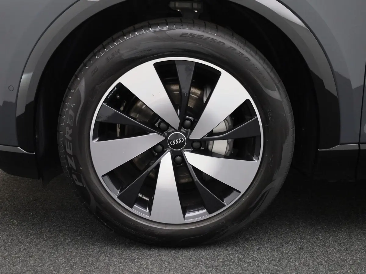 edition performance 100 kWh | Adaptive cruise control | 360 graden camera | Dodehoekdetectie | Geheugen best.stoel | Stuurverwarming | MMI-bijrijdersscherm | Matrix-functie | Warmtepomp | Au