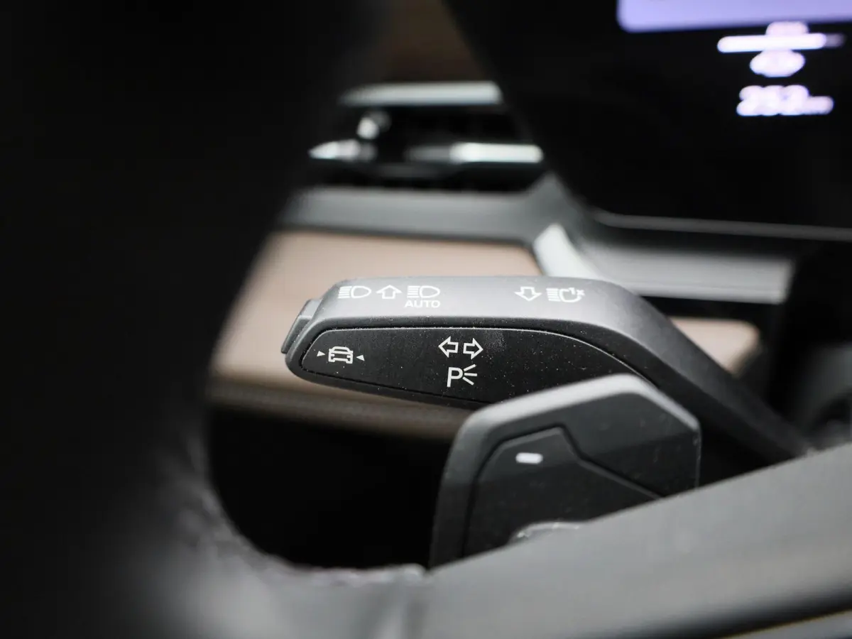 edition performance 100 kWh | Adaptive cruise control | 360 graden camera | Dodehoekdetectie | Geheugen best.stoel | Stuurverwarming | MMI-bijrijdersscherm | Matrix-functie | Warmtepomp | Au