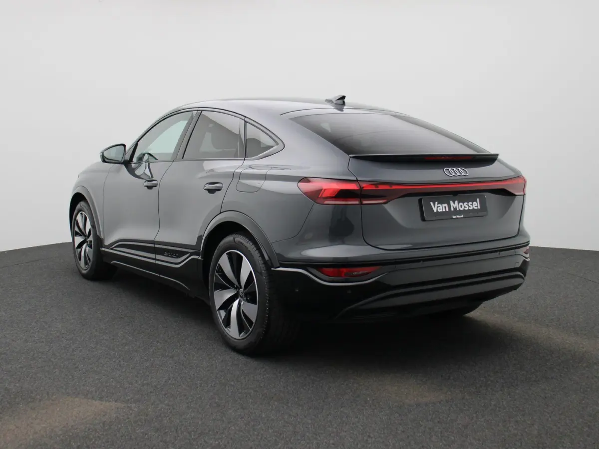 edition performance 100 kWh | Adaptive cruise control | 360 graden camera | Dodehoekdetectie | Geheugen best.stoel | Stuurverwarming | MMI-bijrijdersscherm | Matrix-functie | Warmtepomp | Au