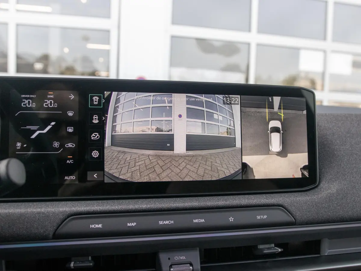 GT-Line 61 kWh | 5p. | Actieprijs* | Navi. | Clima. | Adapt. Cruise. | Stoel&Stuur Verwarming | Dakrails | 15L Frunk | Harman Kardon | Glazen Kanteldak | Vegan Lederen Stoelbekleding 'GT-Lin