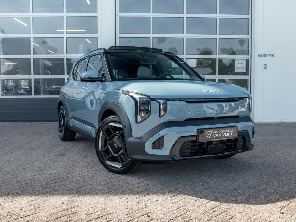 GT-Line 61 kWh | 5p. | Actieprijs* | Navi. | Clima. | Adapt. Cruise. | Stoel&Stuur Verwarming | Dakrails | 15L Frunk | Harman Kardon | Glazen Kanteldak | Vegan Lederen Stoelbekleding 'GT-Lin