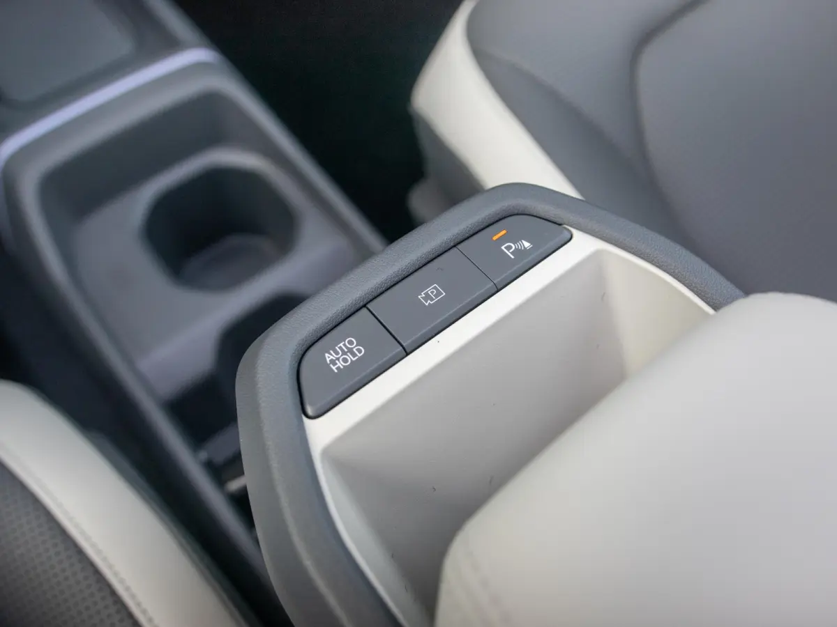 GT-Line 61 kWh | 5p. | Actieprijs* | Navi. | Clima. | Adapt. Cruise. | Stoel&Stuur Verwarming | Dakrails | 15L Frunk | Harman Kardon | Glazen Kanteldak | Vegan Lederen Stoelbekleding 'GT-Lin