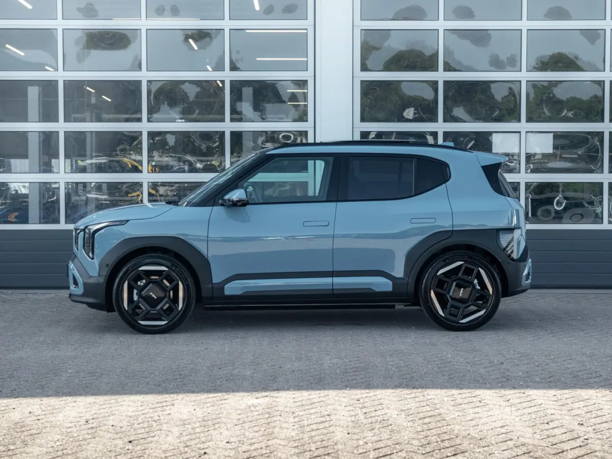 GT-Line 61 kWh | 5p. | Actieprijs* | Navi. | Clima. | Adapt. Cruise. | Stoel&Stuur Verwarming | Dakrails | 15L Frunk | Harman Kardon | Glazen Kanteldak | Vegan Lederen Stoelbekleding 'GT-Lin