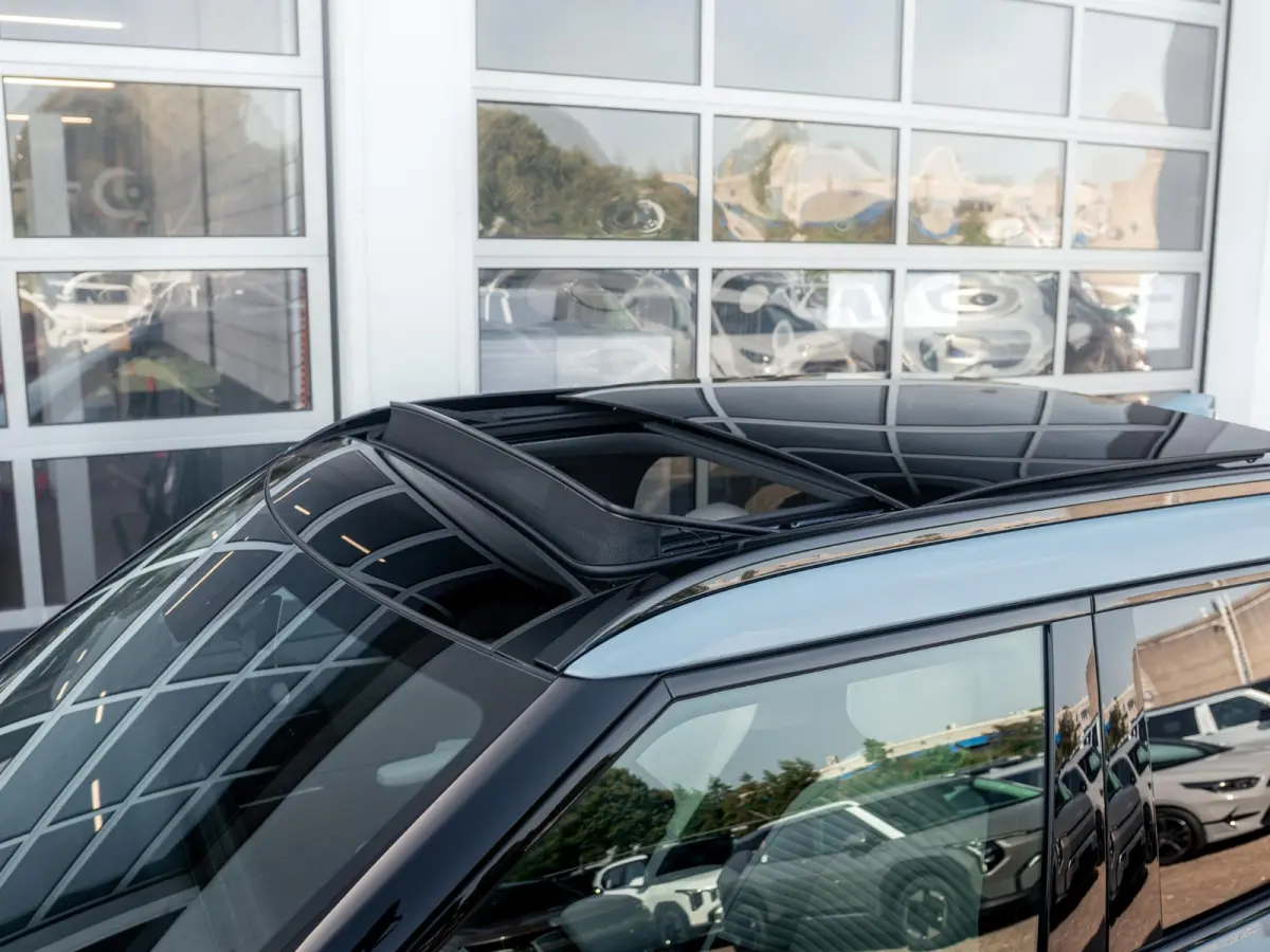 GT-Line 61 kWh | 5p. | Actieprijs* | Navi. | Clima. | Adapt. Cruise. | Stoel&Stuur Verwarming | Dakrails | 15L Frunk | Harman Kardon | Glazen Kanteldak | Vegan Lederen Stoelbekleding 'GT-Lin