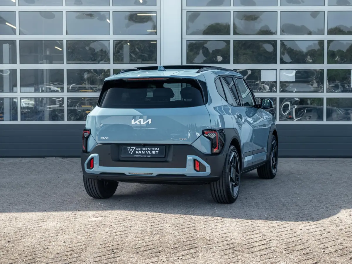 GT-Line 61 kWh | 5p. | Actieprijs* | Navi. | Clima. | Adapt. Cruise. | Stoel&Stuur Verwarming | Dakrails | 15L Frunk | Harman Kardon | Glazen Kanteldak | Vegan Lederen Stoelbekleding 'GT-Lin