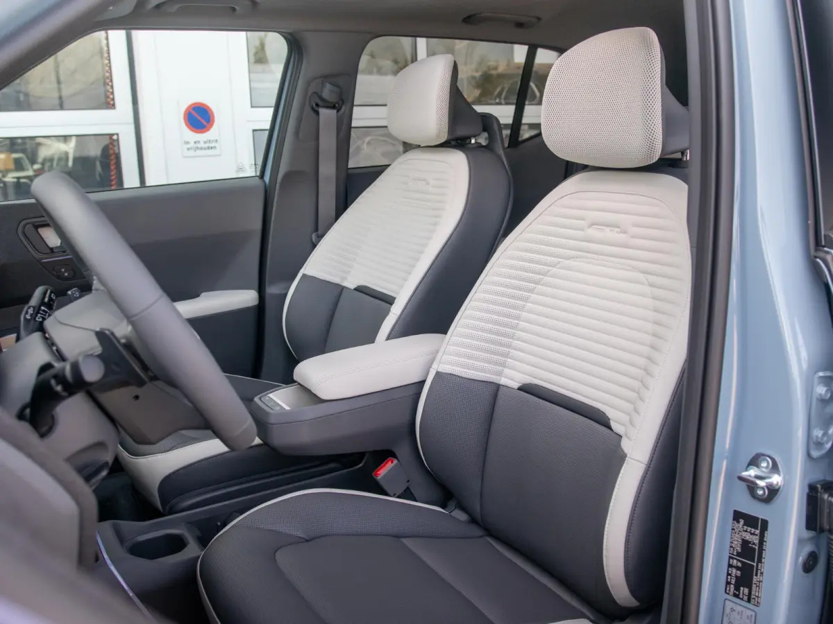 GT-Line 61 kWh | 5p. | Actieprijs* | Navi. | Clima. | Adapt. Cruise. | Stoel&Stuur Verwarming | Dakrails | 15L Frunk | Harman Kardon | Glazen Kanteldak | Vegan Lederen Stoelbekleding 'GT-Lin