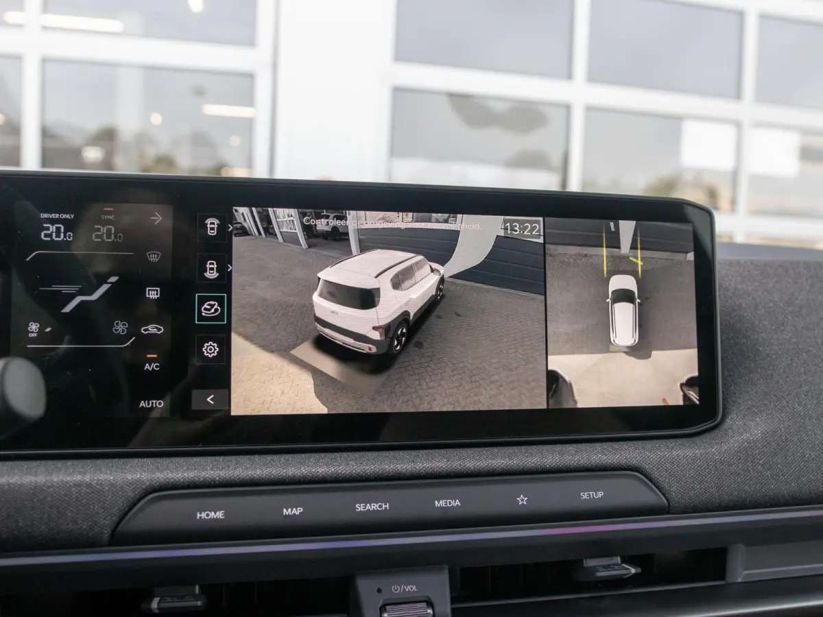 GT-Line 61 kWh | 5p. | Actieprijs* | Navi. | Clima. | Adapt. Cruise. | Stoel&Stuur Verwarming | Dakrails | 15L Frunk | Harman Kardon | Glazen Kanteldak | Vegan Lederen Stoelbekleding 'GT-Lin
