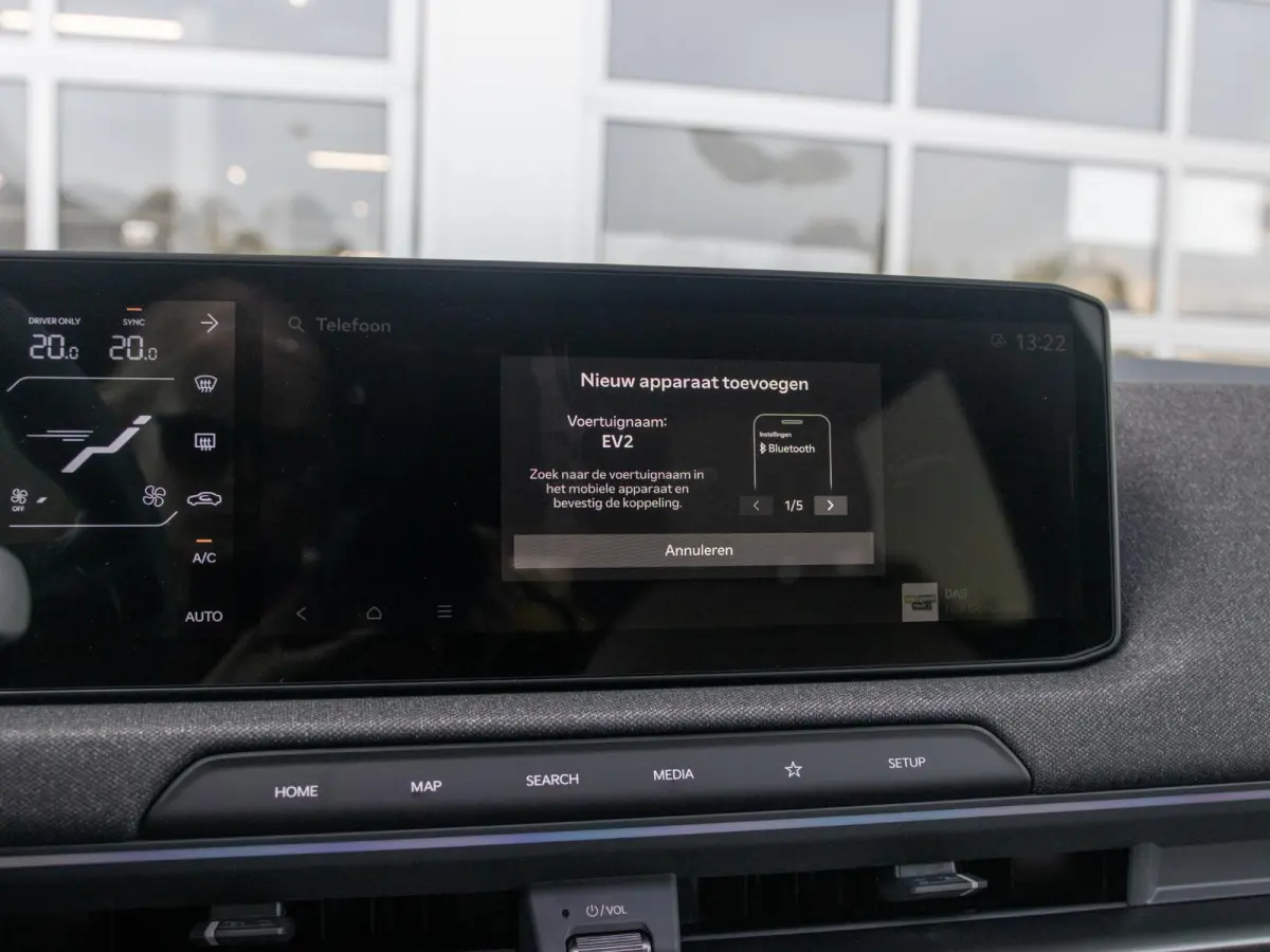 GT-Line 61 kWh | 5p. | Actieprijs* | Navi. | Clima. | Adapt. Cruise. | Stoel&Stuur Verwarming | Dakrails | 15L Frunk | Harman Kardon | Glazen Kanteldak | Vegan Lederen Stoelbekleding 'GT-Lin