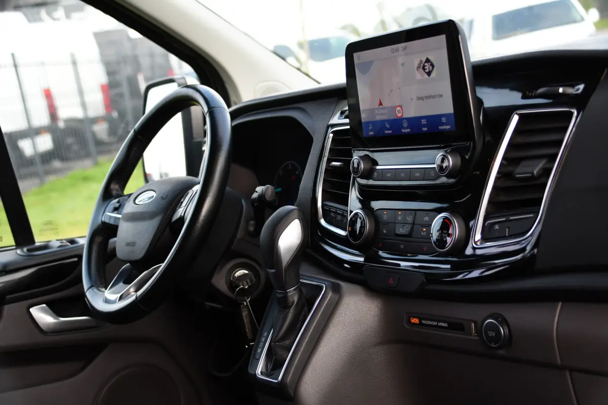 320 2.0 TDCI L2H1 Limited DC Raptor Edition Camera, Adaptieve Cruise, Carplay, 170PK, Automaat, PDC, 2 x Schuifdeur, Stoelverwarming, Uniek!