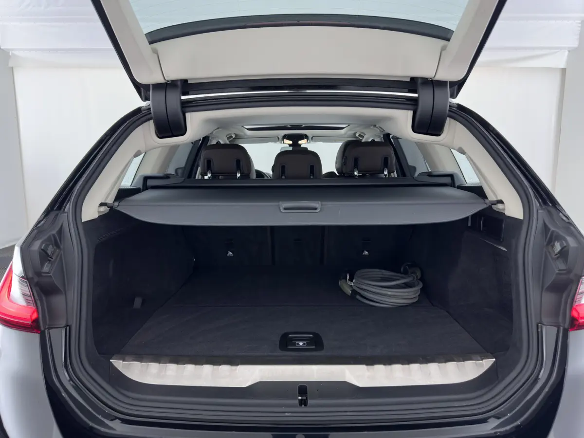 320e Business Edition Plus (Plug-In) {SoH-93%} (INCL-BTW) Aut *PANO | LASER-LED | LEATHER | HEATED-SPORTSEATS | HIFI-SOUND | KEYLESS | DIGI-COCKPIT | NAVI-FULLMAP | DAB | AMBIENTLIGHT | PRIV