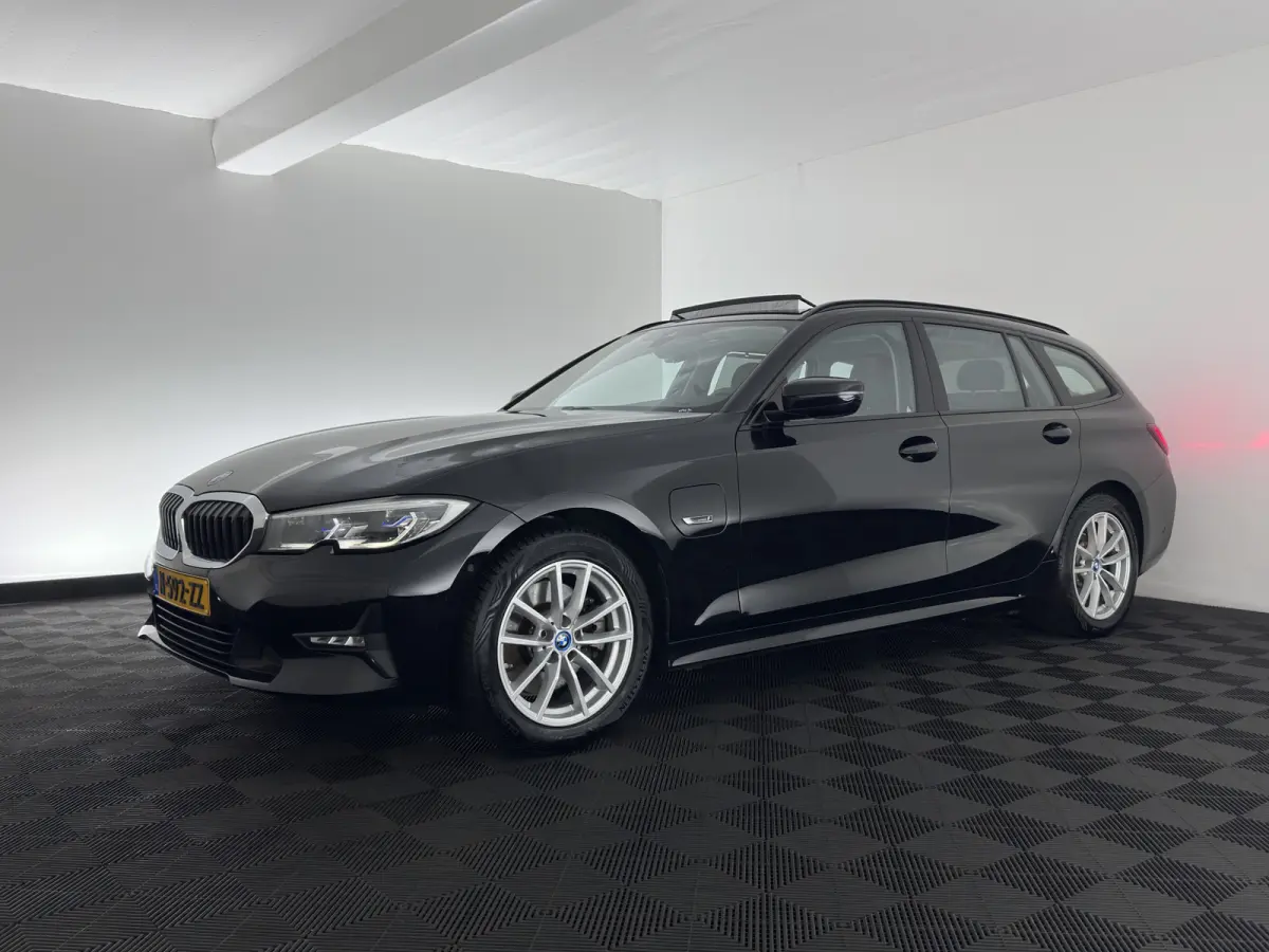 320e Business Edition Plus (INCL-BTW) Aut *LASER-LED | LEATHER | HEATED-SPORTSEATS | HIFI-SOUND | KEYLESS | DIGI-COCKPIT | NAVI-FULLMAP | DAB | AMBIENTLIGHT | PRIVACY-GLASS | ECC | PDC | CRU
