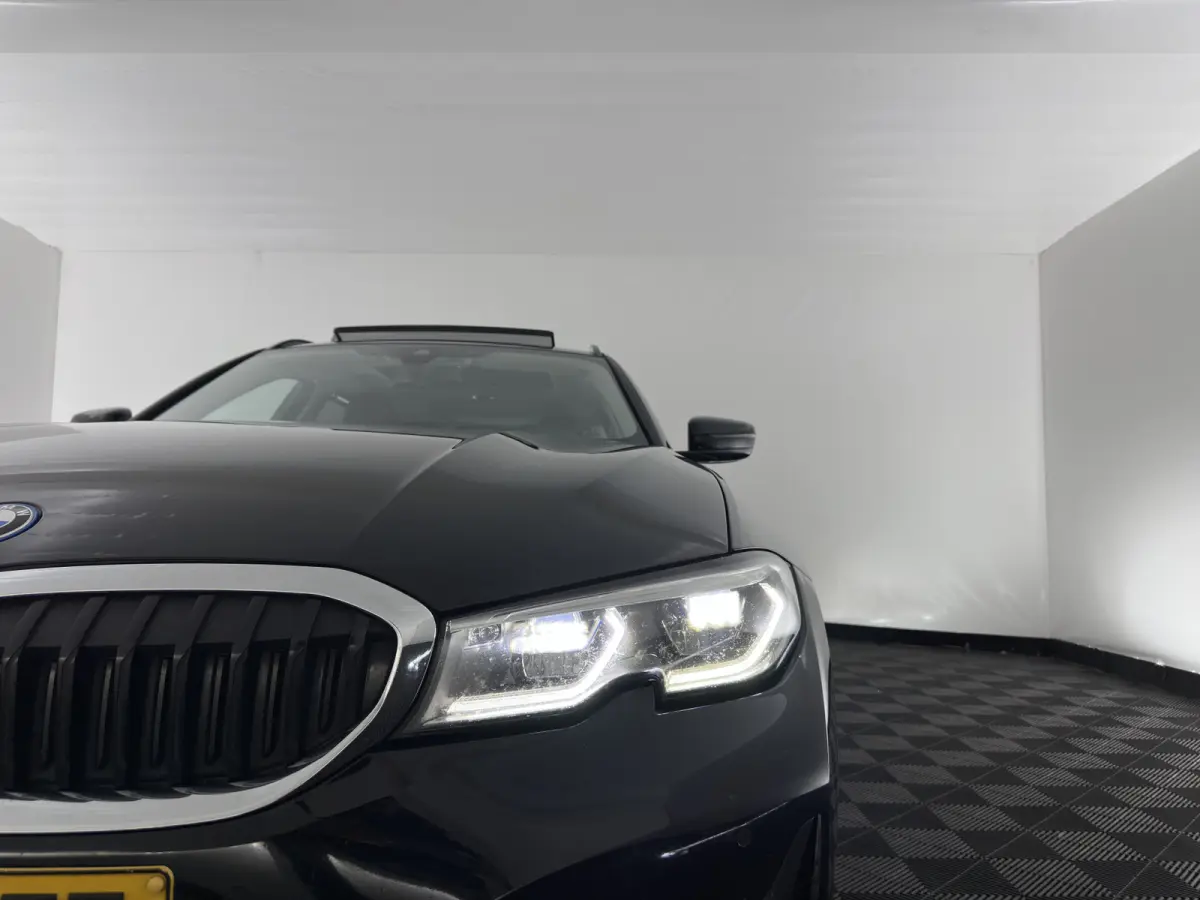 320e Business Edition Plus (Plug-In) {SoH-93%} (INCL-BTW) Aut *PANO | LASER-LED | LEATHER | HEATED-SPORTSEATS | HIFI-SOUND | KEYLESS | DIGI-COCKPIT | NAVI-FULLMAP | DAB | AMBIENTLIGHT | PRIV