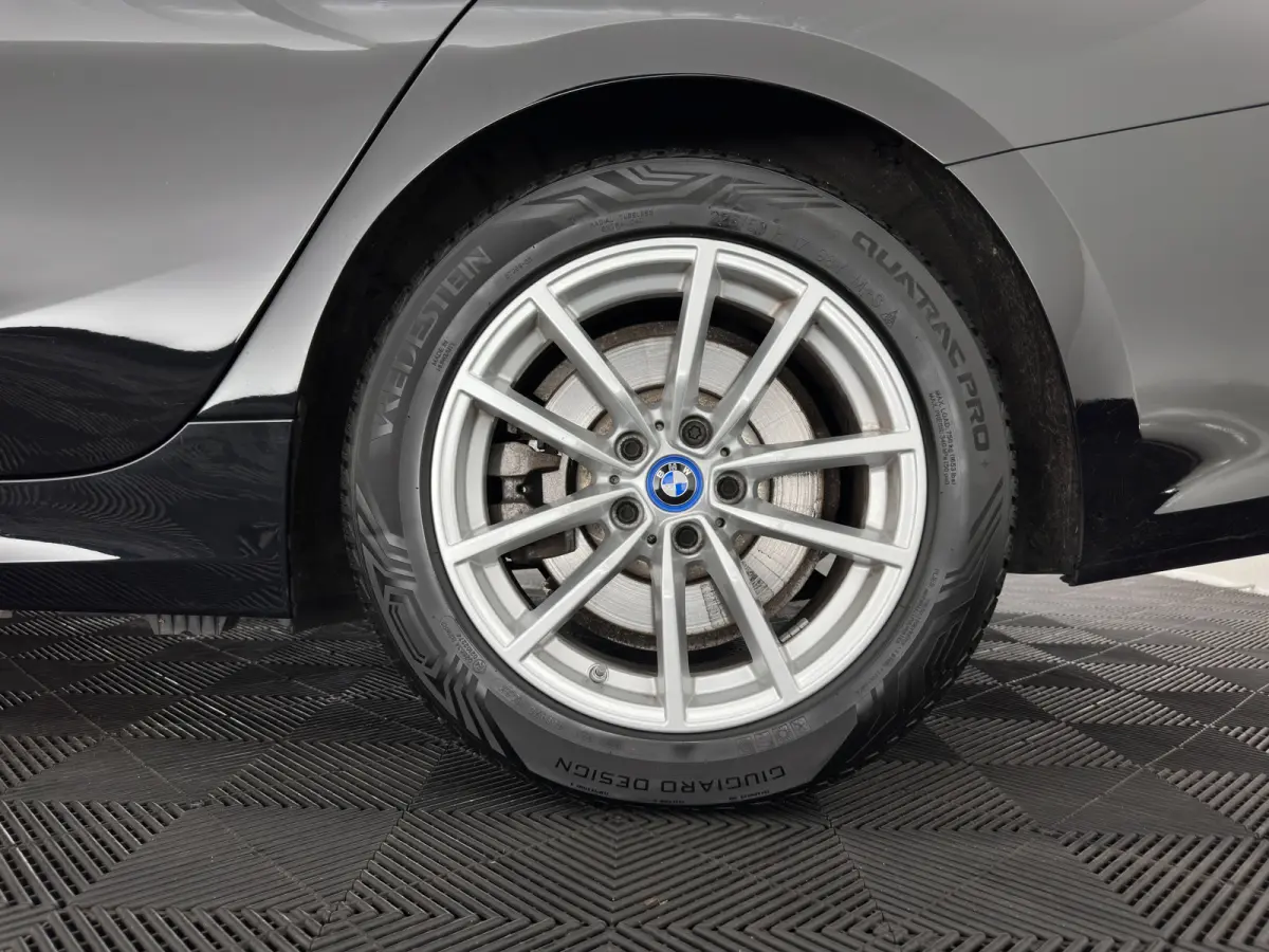 320e Business Edition Plus (Plug-In) {SoH-93%} (INCL-BTW) Aut *PANO | LASER-LED | LEATHER | HEATED-SPORTSEATS | HIFI-SOUND | KEYLESS | DIGI-COCKPIT | NAVI-FULLMAP | DAB | AMBIENTLIGHT | PRIV
