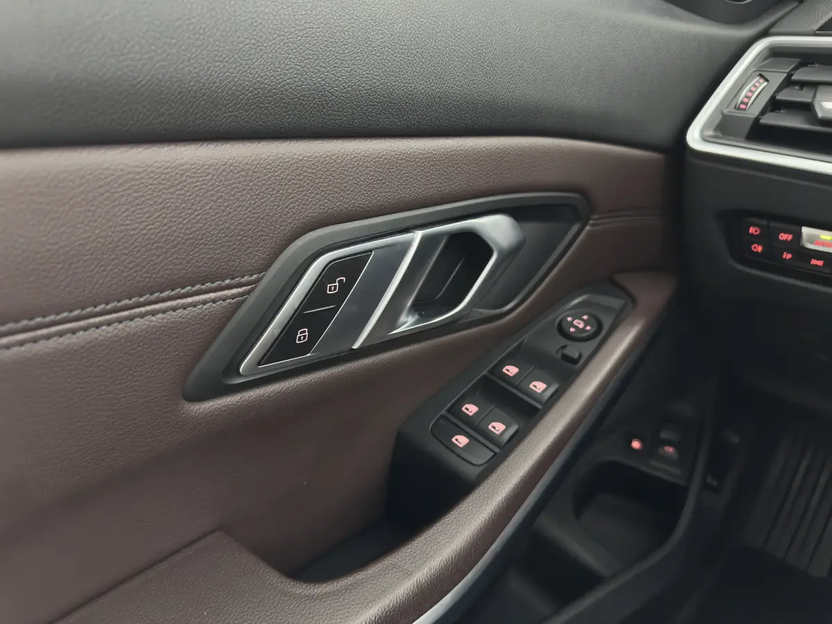 320e Business Edition Plus (Plug-In) {SoH-93%} (INCL-BTW) Aut *PANO | LASER-LED | LEATHER | HEATED-SPORTSEATS | HIFI-SOUND | KEYLESS | DIGI-COCKPIT | NAVI-FULLMAP | DAB | AMBIENTLIGHT | PRIV