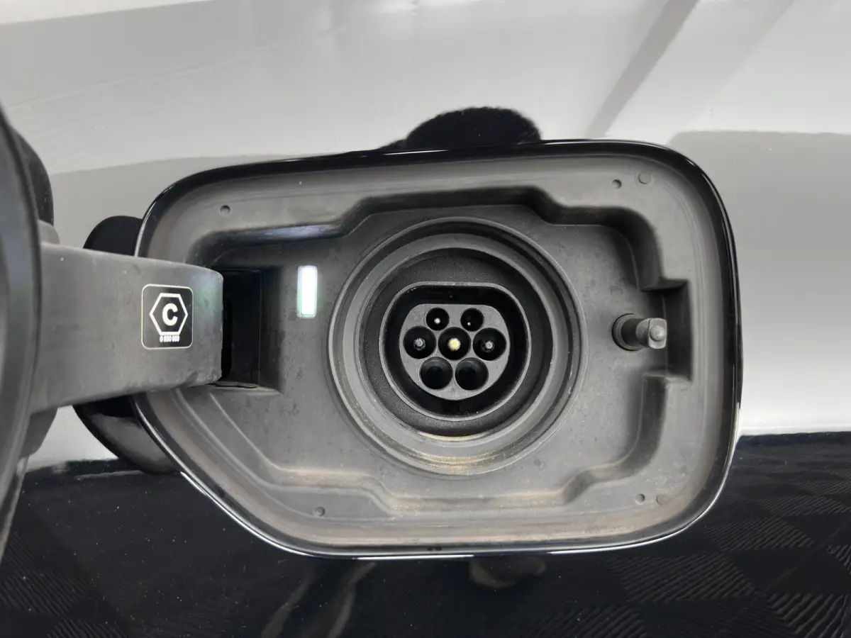 320e Business Edition Plus (Plug-In) {SoH-93%} (INCL-BTW) Aut *PANO | LASER-LED | LEATHER | HEATED-SPORTSEATS | HIFI-SOUND | KEYLESS | DIGI-COCKPIT | NAVI-FULLMAP | DAB | AMBIENTLIGHT | PRIV