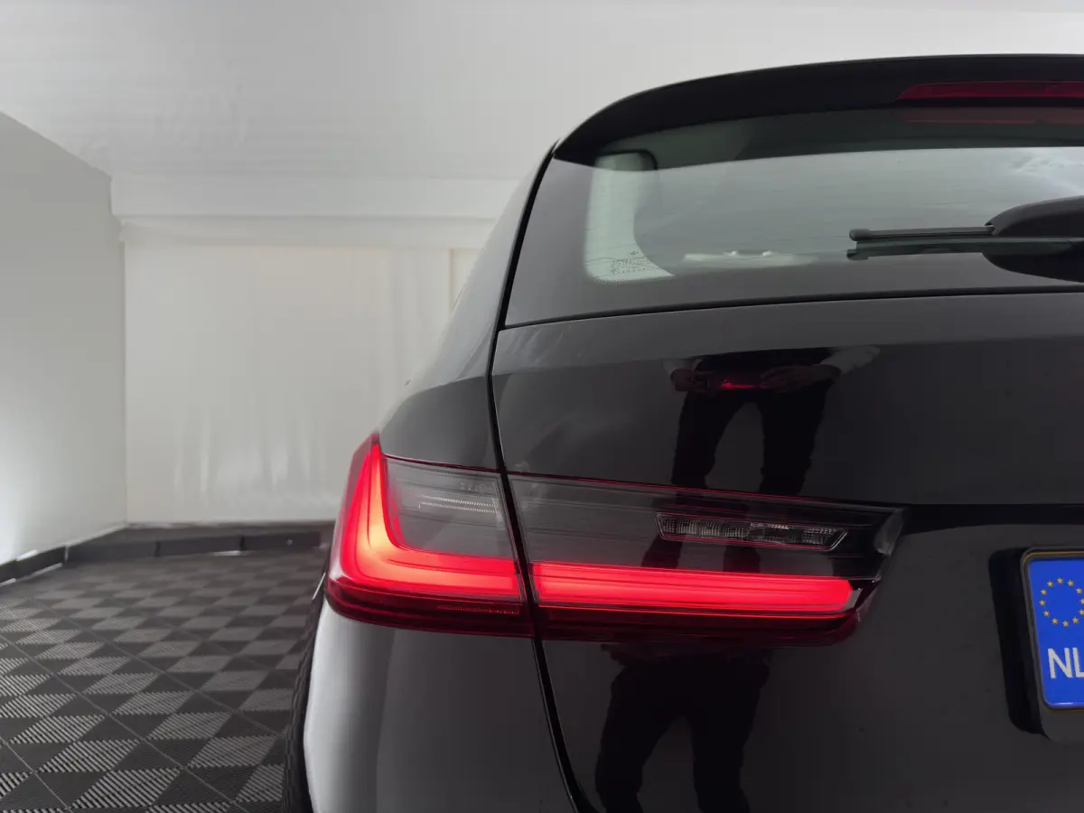 320e Business Edition Plus (Plug-In) {SoH-93%} (INCL-BTW) Aut *PANO | LASER-LED | LEATHER | HEATED-SPORTSEATS | HIFI-SOUND | KEYLESS | DIGI-COCKPIT | NAVI-FULLMAP | DAB | AMBIENTLIGHT | PRIV