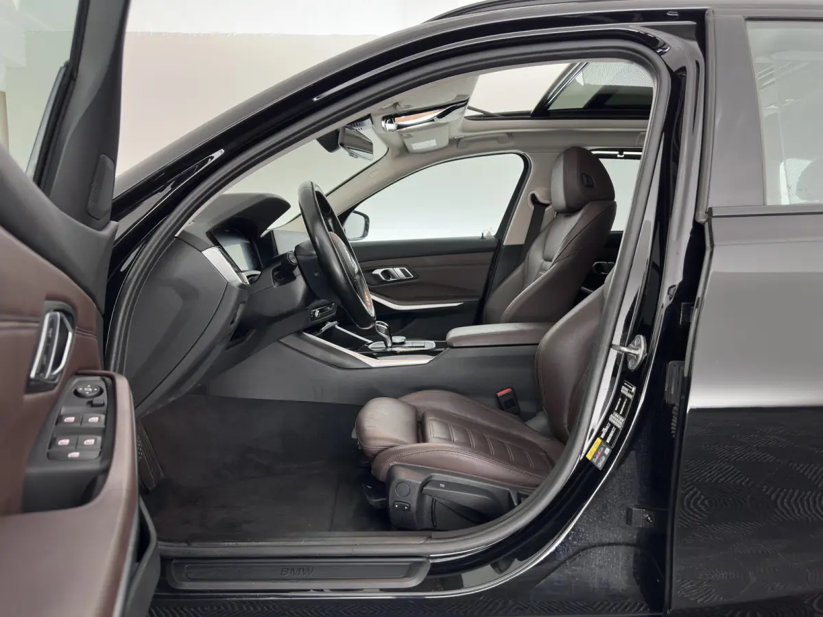 320e Business Edition Plus (Plug-In) {SoH-93%} (INCL-BTW) Aut *PANO | LASER-LED | LEATHER | HEATED-SPORTSEATS | HIFI-SOUND | KEYLESS | DIGI-COCKPIT | NAVI-FULLMAP | DAB | AMBIENTLIGHT | PRIV