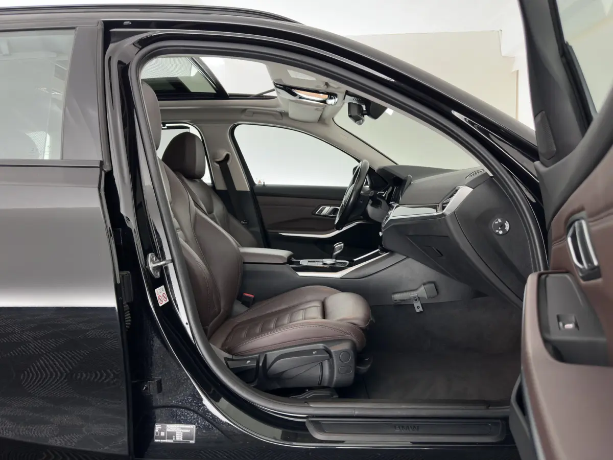 320e Business Edition Plus (Plug-In) {SoH-93%} (INCL-BTW) Aut *PANO | LASER-LED | LEATHER | HEATED-SPORTSEATS | HIFI-SOUND | KEYLESS | DIGI-COCKPIT | NAVI-FULLMAP | DAB | AMBIENTLIGHT | PRIV