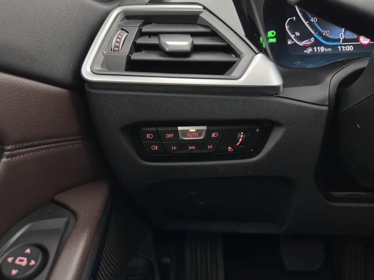 320e Business Edition Plus (Plug-In) {SoH-93%} (INCL-BTW) Aut *PANO | LASER-LED | LEATHER | HEATED-SPORTSEATS | HIFI-SOUND | KEYLESS | DIGI-COCKPIT | NAVI-FULLMAP | DAB | AMBIENTLIGHT | PRIV