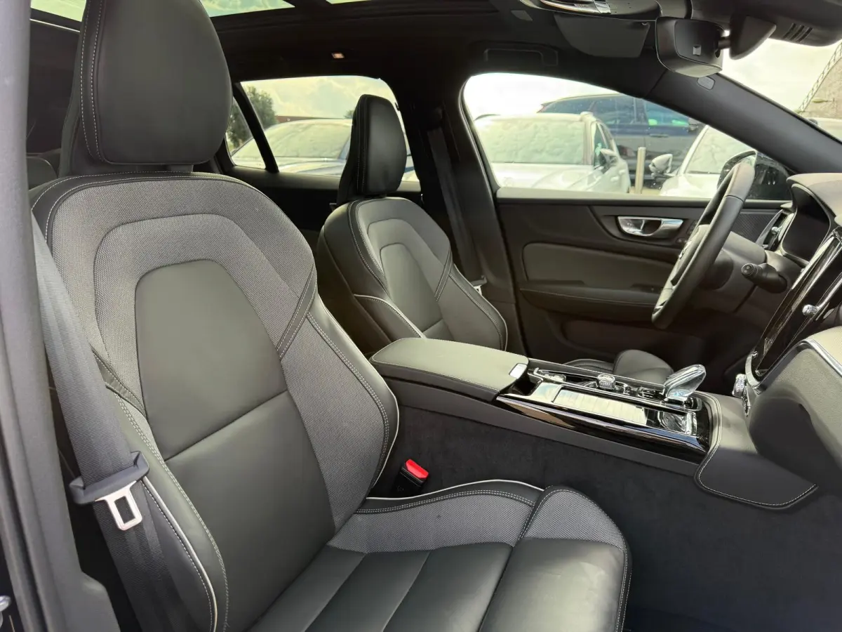 T8 Plug-in hybrid AWD Plus Dark | Trekhaak | Harman / Kardon | Head-Up Display | 360 Graden Camera | Panoramadak |