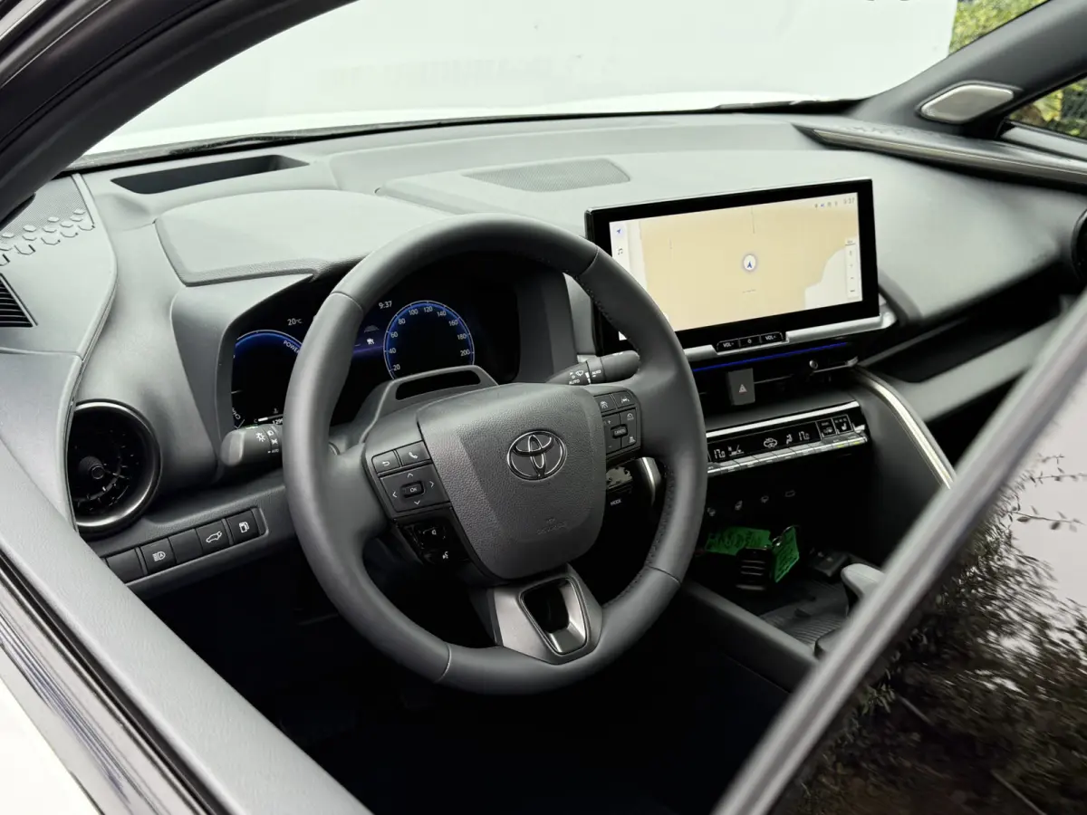 2.0 Hybrid 200 Executive | ACC | Memory | HUD | 360* Camera | 19 inch