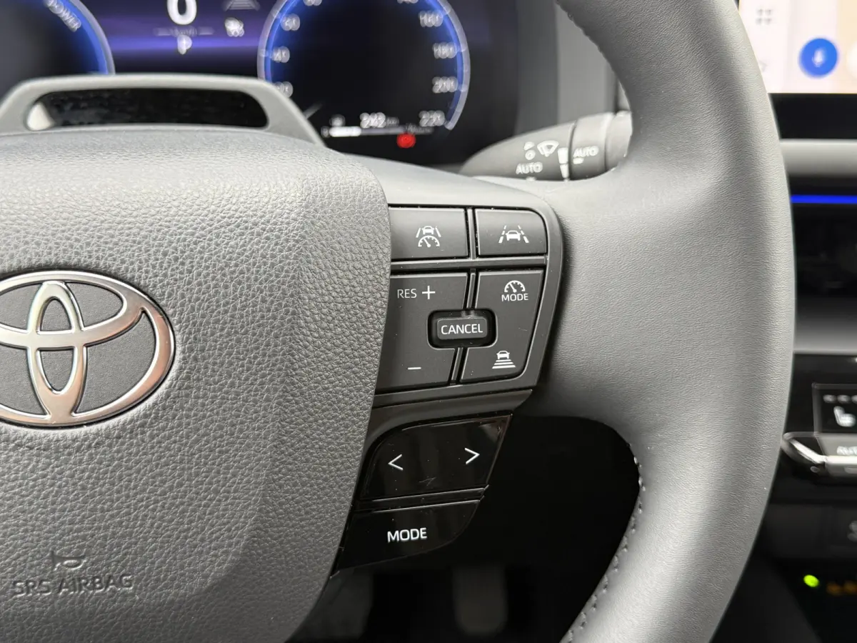 2.0 Hybrid 200 Executive | ACC | Memory | HUD | 360* Camera | 19 inch