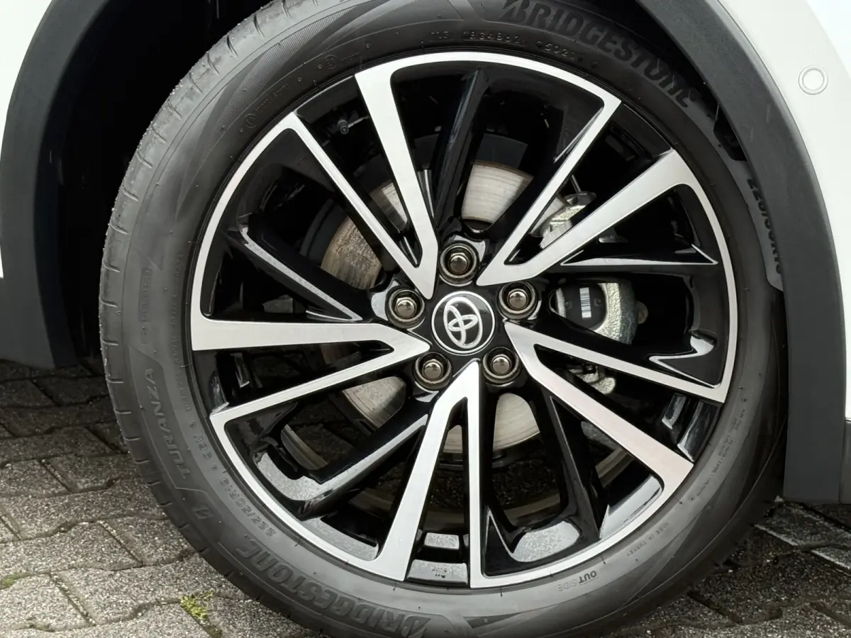2.0 Hybrid 200 Executive | ACC | Memory | HUD | 360* Camera | 19 inch