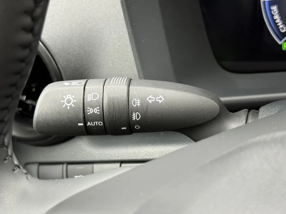 2.0 Hybrid 200 Executive | ACC | Memory | HUD | 360* Camera | 19 inch