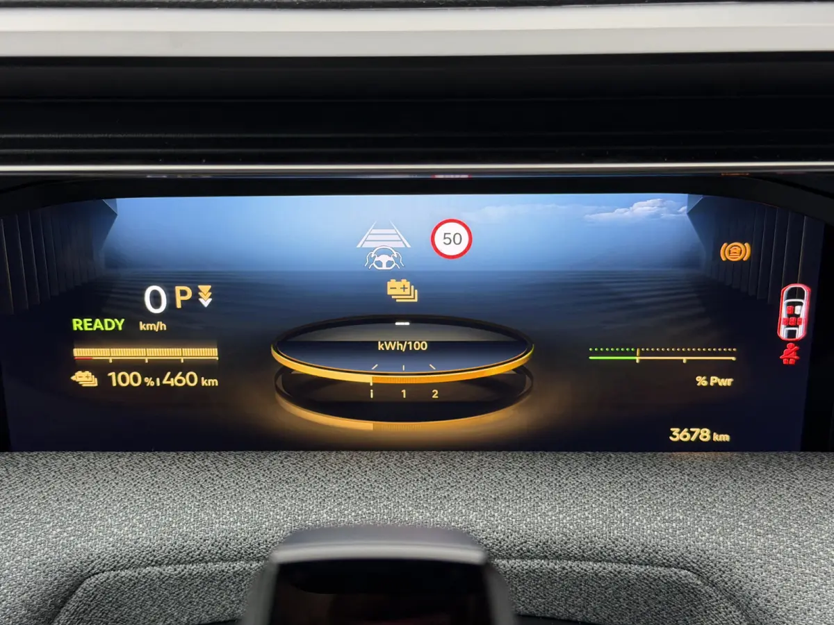 Max Comfort Range 74 kWh (Elektrisch Schuifdak - Leder incl verwarming/koeling/massage/geheugen - Elektrische Klep - 360gr Camera - Adaptieve Cruise Controle - Warmtepomp)
