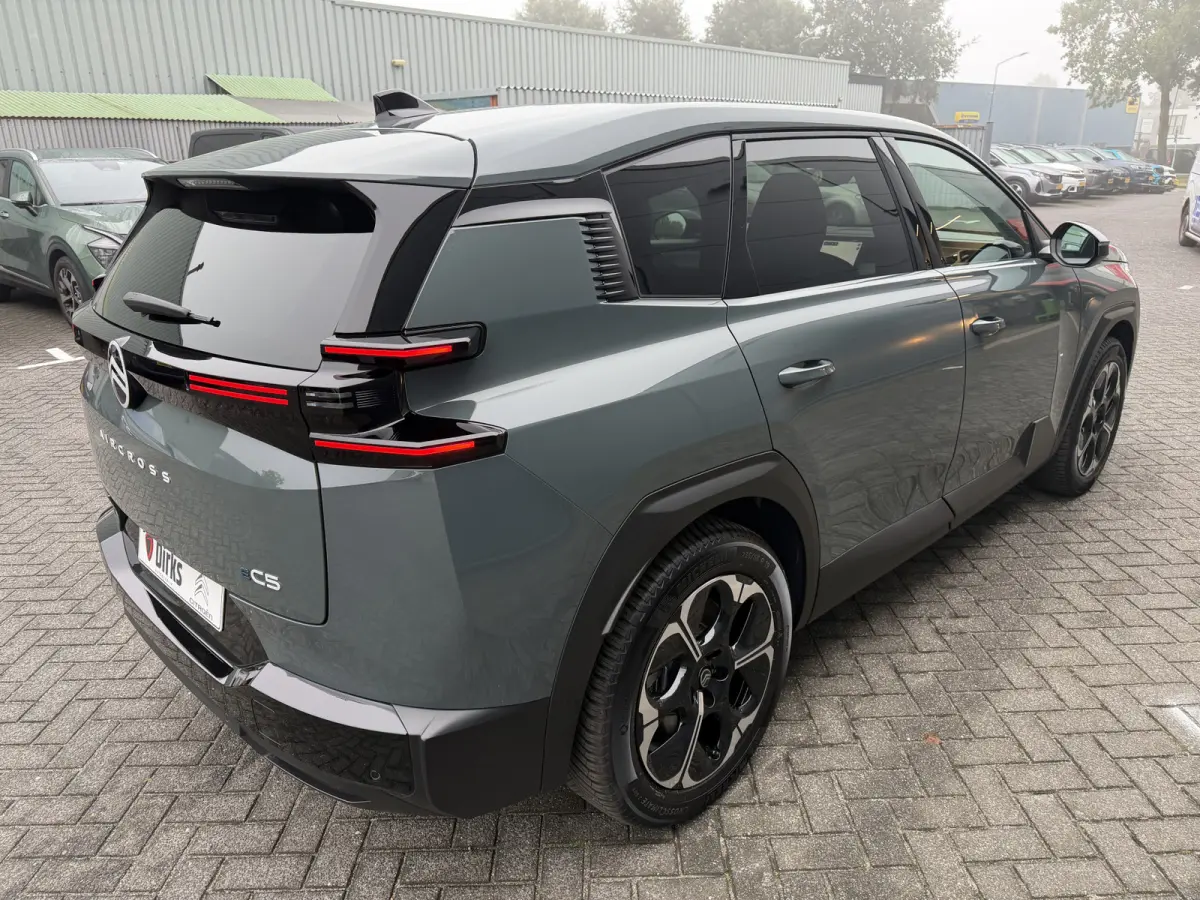 Max Comfort Range 74 kWh (Elektrisch Schuifdak - Leder incl verwarming/koeling/massage/geheugen - Elektrische Klep - 360gr Camera - Adaptieve Cruise Controle - Warmtepomp)