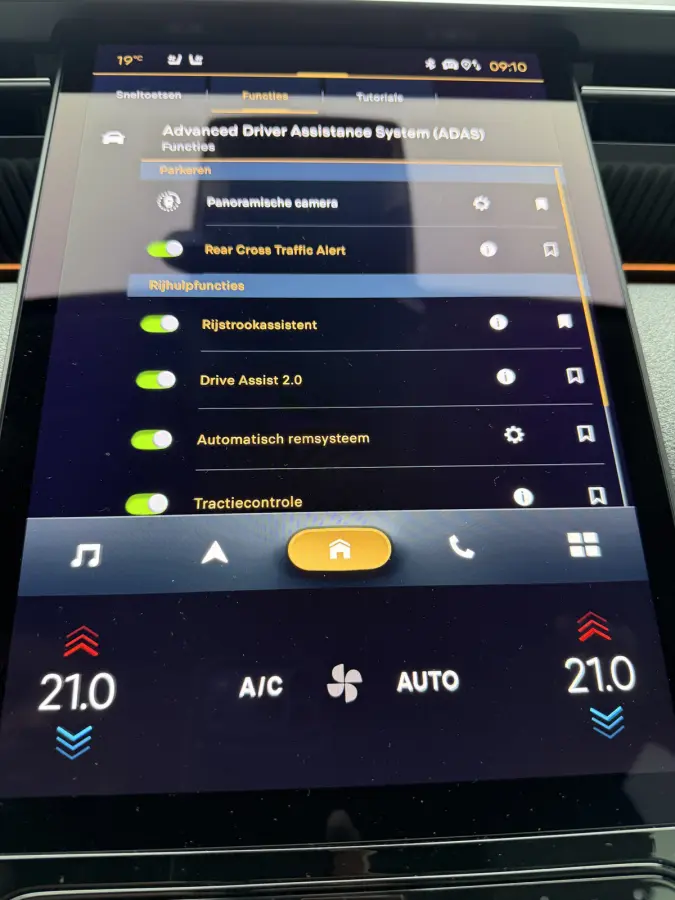 Max Comfort Range 74 kWh (Elektrisch Schuifdak - Leder incl verwarming/koeling/massage/geheugen - Elektrische Klep - 360gr Camera - Adaptieve Cruise Controle - Warmtepomp)