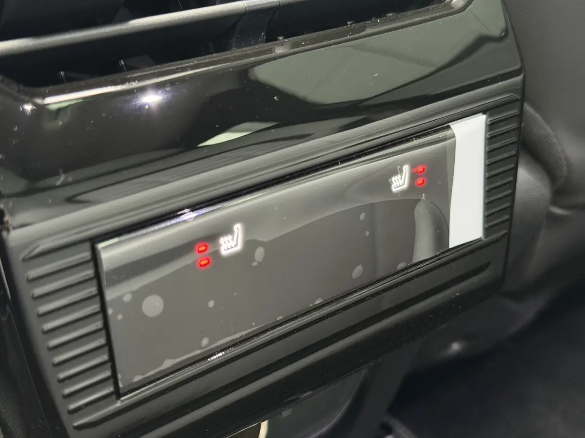 Max Comfort Range 74 kWh (Elektrisch Schuifdak - Leder incl verwarming/koeling/massage/geheugen - Elektrische Klep - 360gr Camera - Adaptieve Cruise Controle - Warmtepomp)